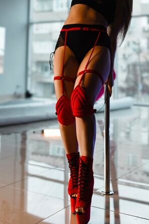 Наколінники трикутні зі зйомною гартерою Червоний