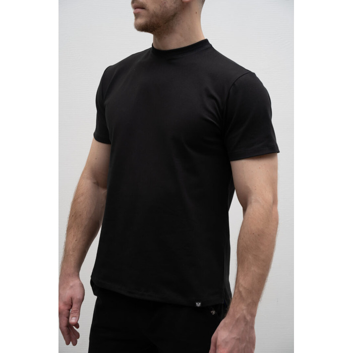 Футболка приталена