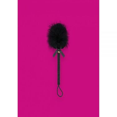 Пушок на длинной ручке черный Obsessive A720 crop