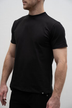 Футболка приталена