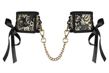 Кружевные наручники с цепочкой Obsessive Shelle cuffs