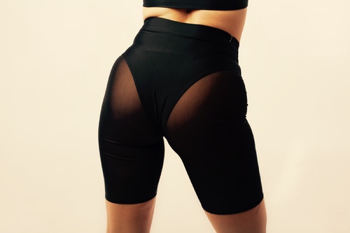 Велосипедки із сітки з шортами