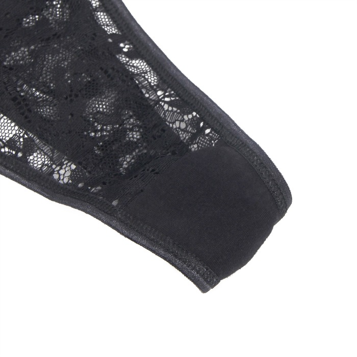 Мереживні стрінги Star Night з декором стразами Love ,чорні, S