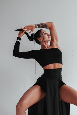 ТОП BLACK ONE SHOLDER TOP WITH LONG SLEEVES