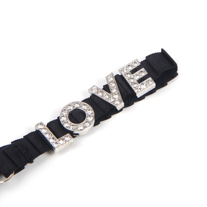 Мереживні стрінги Star Night з декором стразами Love, чорні, M