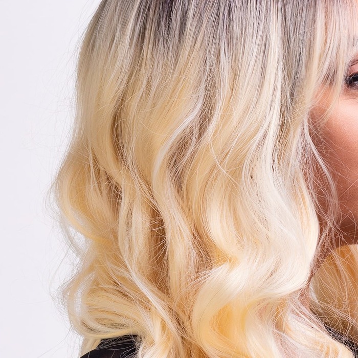 Перука довга кучерява Fetish Hair, балаяж блонд, 65 см