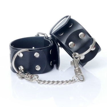 КОЖАНЫЕ НАРУЧНИКИ Fetish Boss Series Handcuffs with studs 4 cm