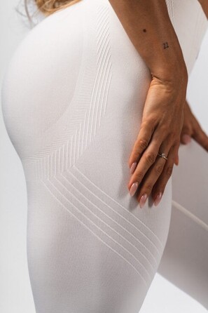 Легінси Nebbia Push-Up Leggings with Shaping Lines FLOW SEAMLESS Cream 497