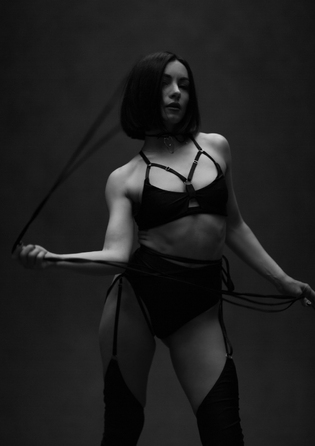 Спортивний топ KRUTA Posh Bond з еластичного біфлексу та елементами портупеї для Pole Dance та High Heels