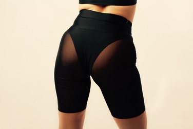 Велосипедки із сітки з шортами