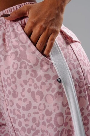 Штани Nebbia Baggy Leopard Sweatpants PRIMAL Pink Leopard 865