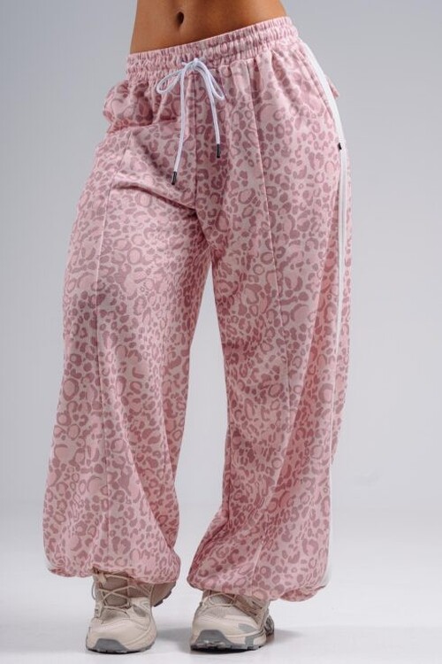 Штани Nebbia Baggy Leopard Sweatpants PRIMAL Pink Leopard 865